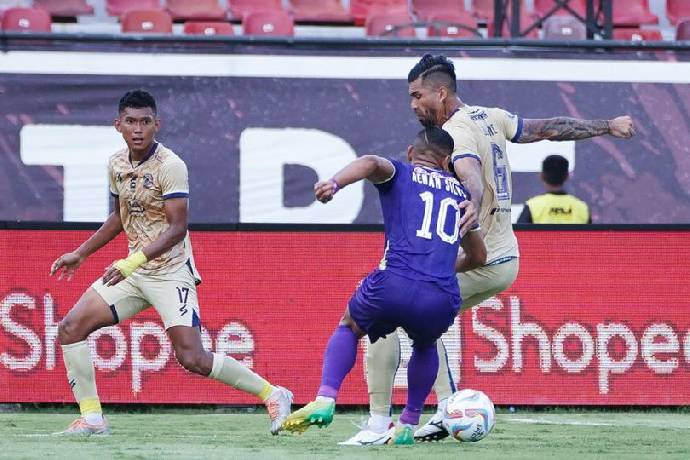 Nhận định, soi kèo Persik Kediri vs Arema FC, 15h30 ngày 16/12: Niềm vui xa nhà